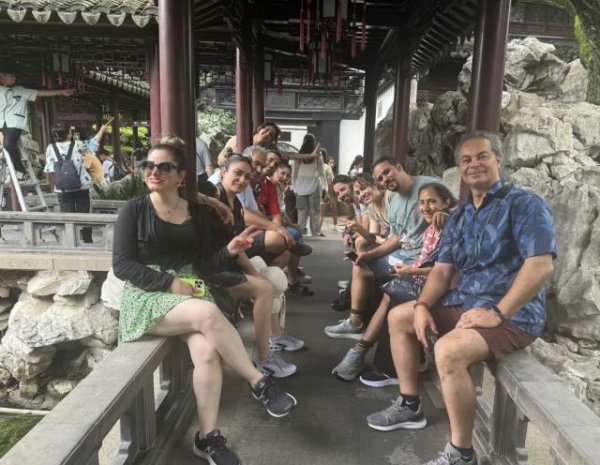 问道管理 得知国家被袭，上海一伊朗旅游团分批回国，导游：是我带过最伤心的团，生死面前都是小事